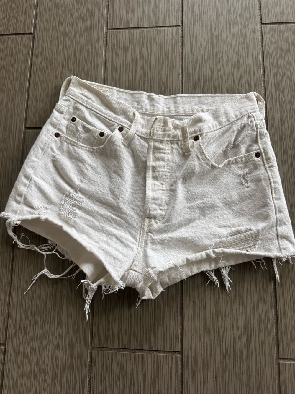 Levi’s 501 denim shorts - Picture 2 of 4